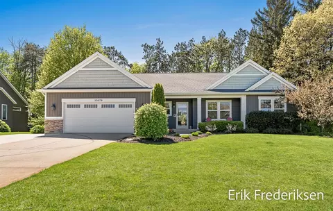 13079 Cedarberry Ave, Grand Haven, MI 49417