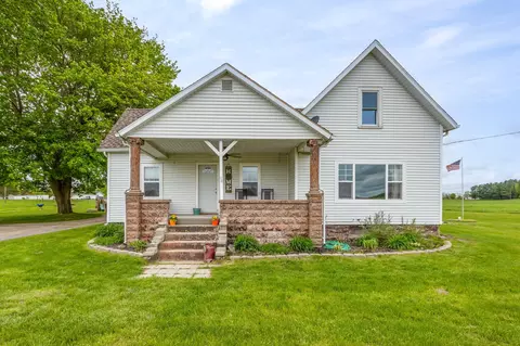 5713 10th Ave, Blanchard, MI 49310