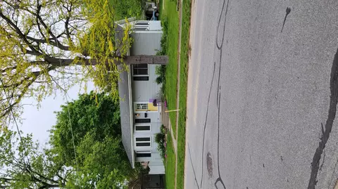 302 Sigsbee St, Rockford, MI 49341