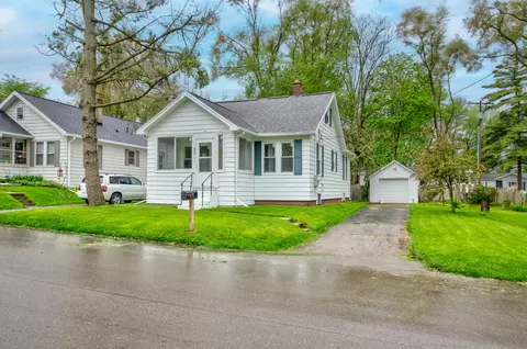 142 Peach St, Jackson, MI 49202