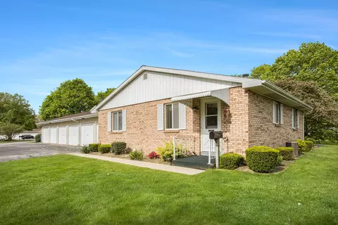 5781 Leisure South Dr SE, Kentwood, MI 49548
