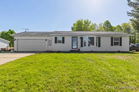 318 Wynwood Dr NW, Kent City, MI 49330