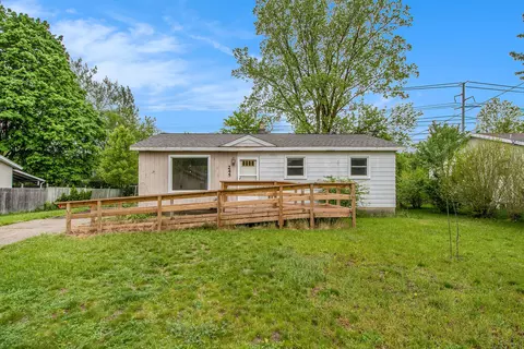 245 Andover St SE, Kentwood, MI 49548