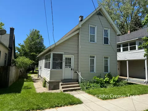 927 Davis Ave NW, Grand Rapids, MI 49504