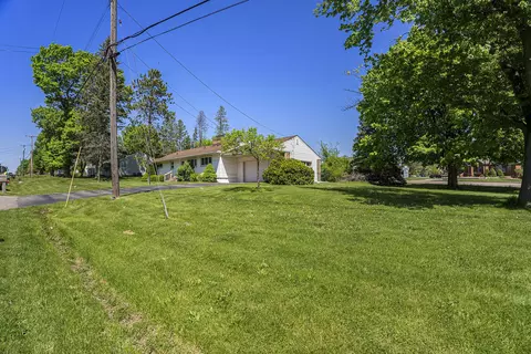 2413 Maple Dr, Jackson, MI 49203 photo 6