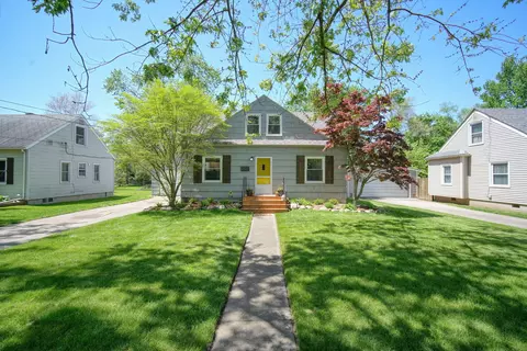 2414 Midday St, Jackson, MI 49203 photo 2
