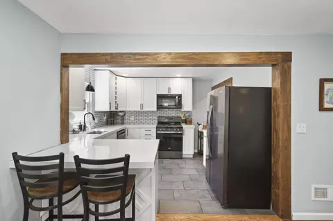 2414 Midday St, Jackson, MI 49203 photo 8