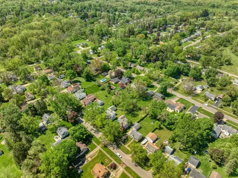 2414 Midday St, Jackson, MI 49203 photo 36