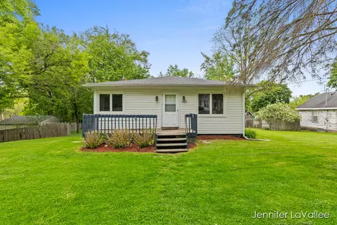 4036 Childs Ave NW, Comstock Park, MI 49321