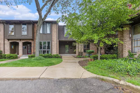 1020 Greenhills Dr, Ann Arbor, MI 48105