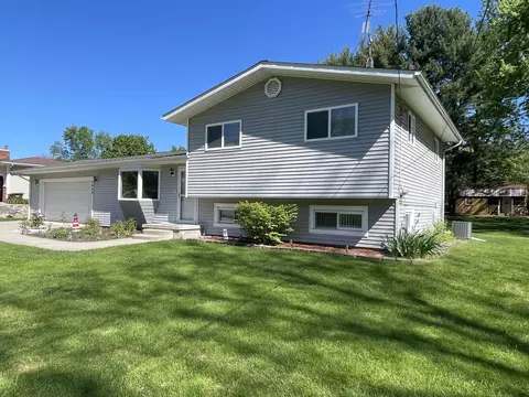 3048 Fawn Ln, Jackson, MI 49201