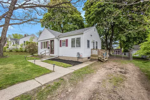 107 S Bower St, Greenville, MI 48838