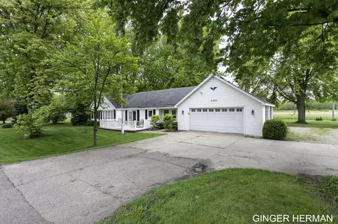 6285 72nd Ave, Hudsonville, MI 49426