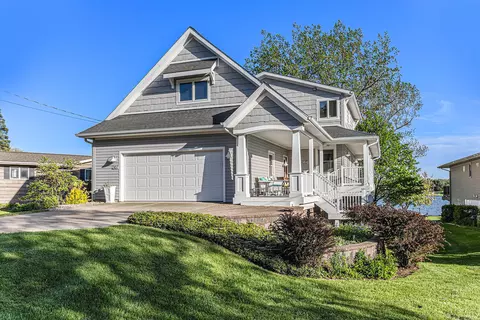 307 Nottingham Dr, Brooklyn, MI 49230