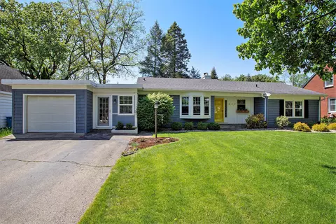 227 W Westwood Dr, Kalamazoo, MI 49006