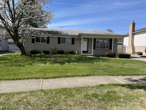 41355 Harvard Dr, Sterling Heights, MI 48313