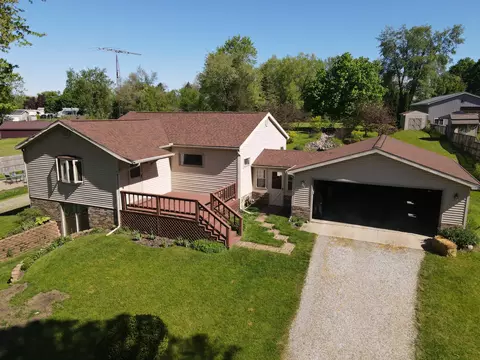 2897 Lake Ave, Osseo, MI 49266