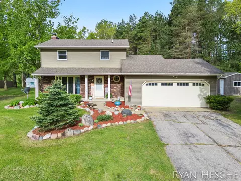 6951 Ramsdell Dr NE, Rockford, MI 49341