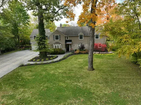 22164 Forest Dr, Grosse Ile, MI 48138
