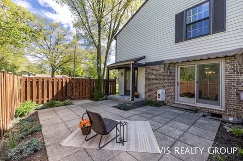 1491 Seminole Rd, Norton Shores, MI 49441