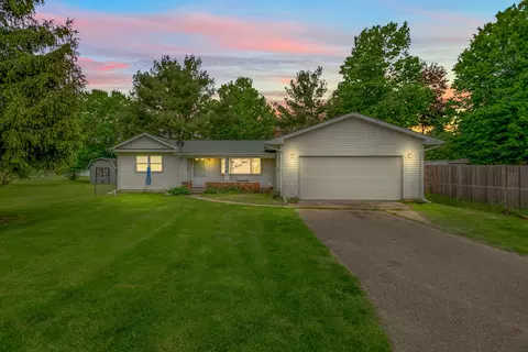507 Clinton St, Homer, MI 49245