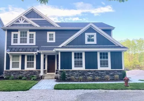 720 Ravine Ln, South Haven, MI 49090