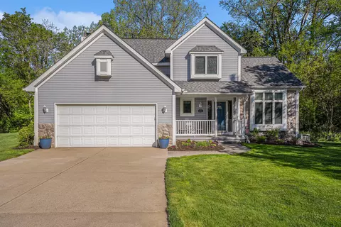 861 Esther Dr, Lake Orion, MI 48362