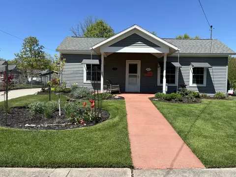 360 3rd St, Pentwater, MI 49449