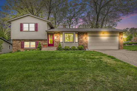 2431 Rudgate Dr NW, Grand Rapids, MI 49544
