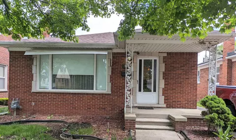 9031 Niver Ave, Allen Park, MI 48101