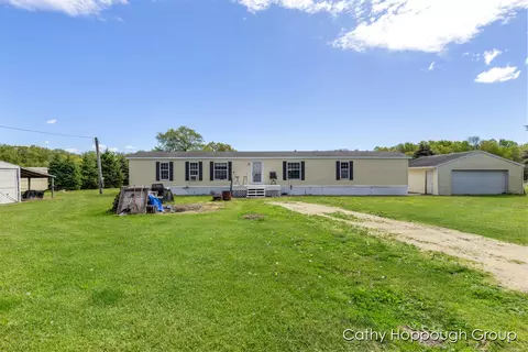 4782 Westbrook Rd, Ionia, MI 48846