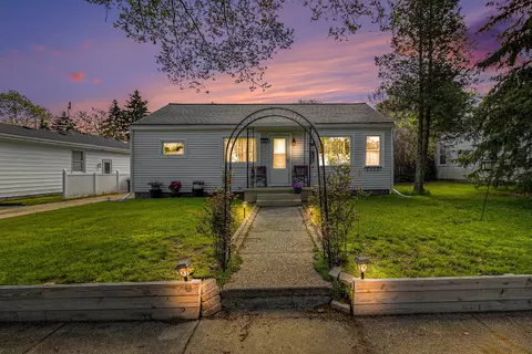 506 N Lavinia St, Ludington, MI 49431