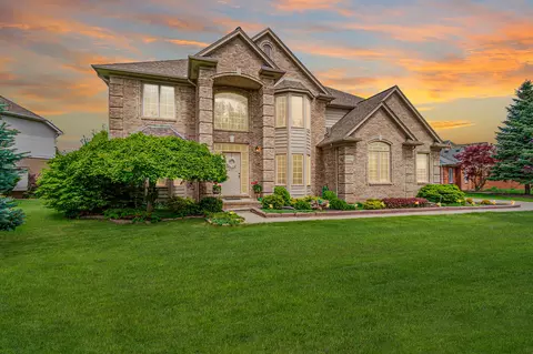 14033 Mandarin Dr, Utica, MI 48315
