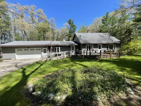 2518 Crystal Lake Rd, Whitehall, MI 49461
