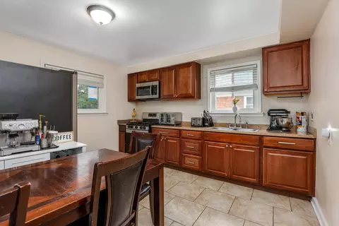 7905 Birch St, Taylor, MI 48180 photo 9