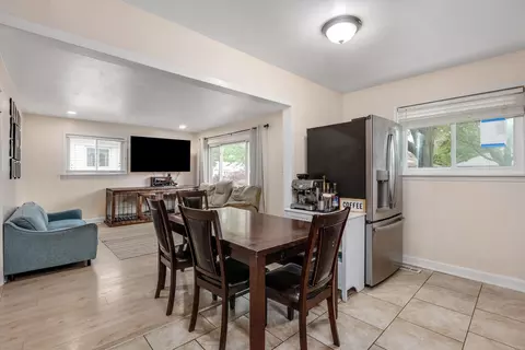 7905 Birch St, Taylor, MI 48180 photo 8