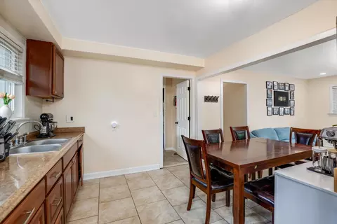 7905 Birch St, Taylor, MI 48180 photo 7