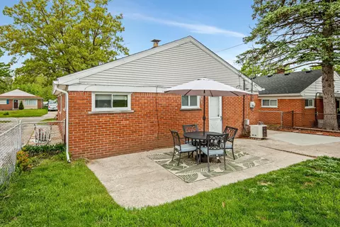 7905 Birch St, Taylor, MI 48180 photo 21