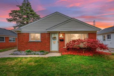 7905 Birch St, Taylor, MI 48180