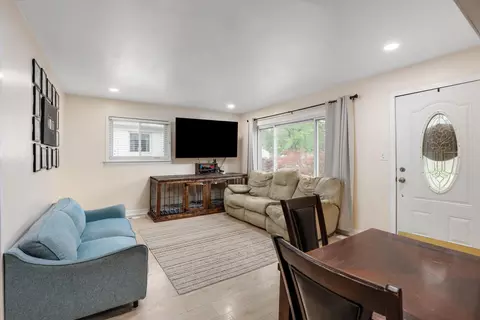 7905 Birch St, Taylor, MI 48180 photo 4