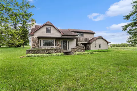 3011 W Bacon Rd, Hillsdale, MI 49242