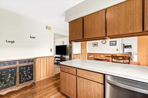 180 Meadowview Dr, Howell, MI 48843 photo 12