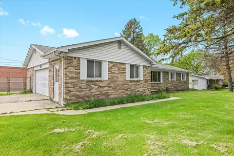 180 Meadowview Dr, Howell, MI 48843 photo 3