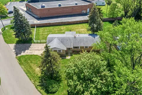 180 Meadowview Dr, Howell, MI 48843 photo 34