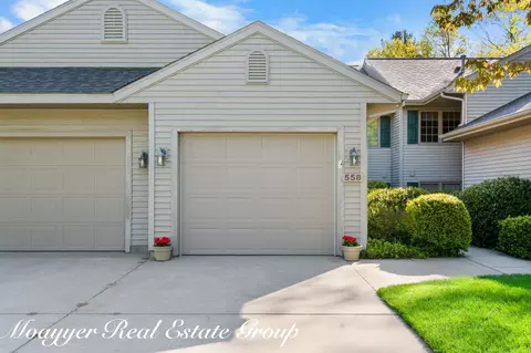 558 Tournament Cir, Norton Shores, MI 49444