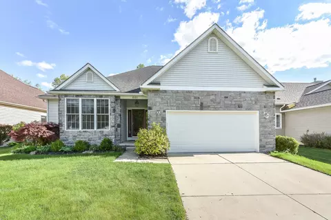 641 Creekside Ct, Chelsea, MI 48118