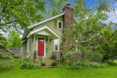 1606 Texel Dr, Kalamazoo, MI 49048