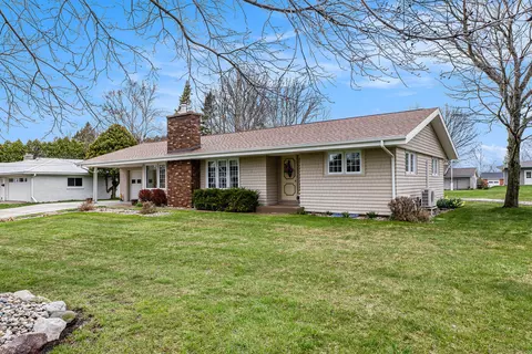 604 Browning Ave, Manistee, MI 49660