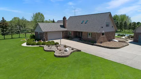 7473 Calkins Rd, Flint, MI 48532