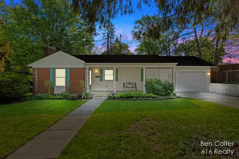 1424 Edith NE, Grand Rapids, MI 49505